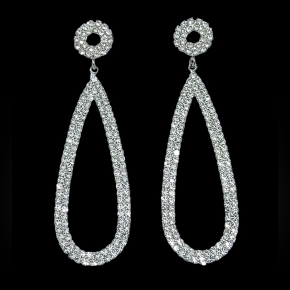 Elegant Long Clear Crystal Teardrop Earrings New - Picture 3 of 3